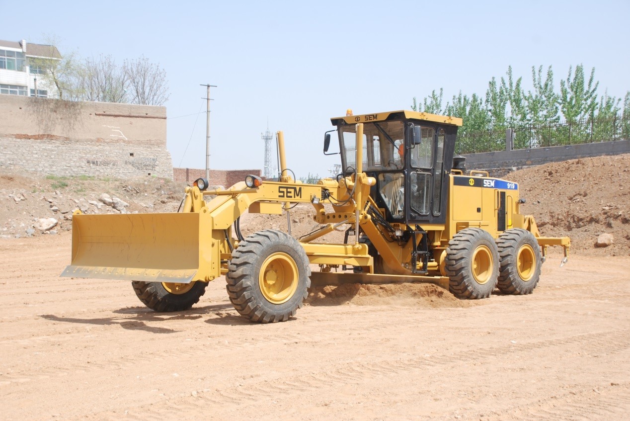 Автогрейдер SEM 919